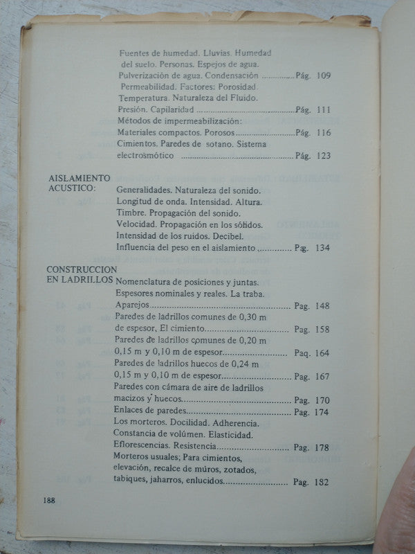 Libro usado en venta: Funciones de las paredes de Horacio O. Chamorro; editorial El politecnico impreso en 1976 realizamos envios a todo el mundo.3