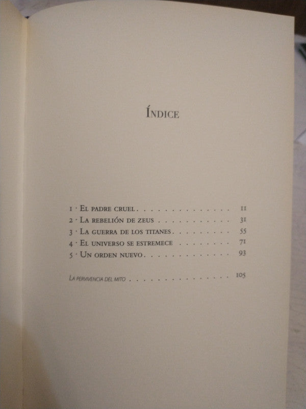 Libro usado en venta: Zeus - Conquista El Olimpo; editorial Gredos impreso en 2016 realizamos envios a todo el mundo.3