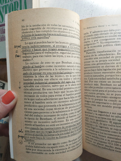 Libro usado en venta: La democracia - Liberal y su epoca de C. B. Macpherson; editorial Alianza impreso en 1977 realizamos envios a todo el mundo.3