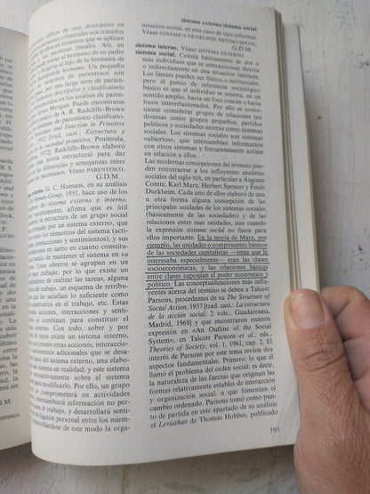 Libro usado en venta: Obras completas de Ruben Dario; editorial Anaconda impreso en 1948 realizamos envios a todo el mundo.2