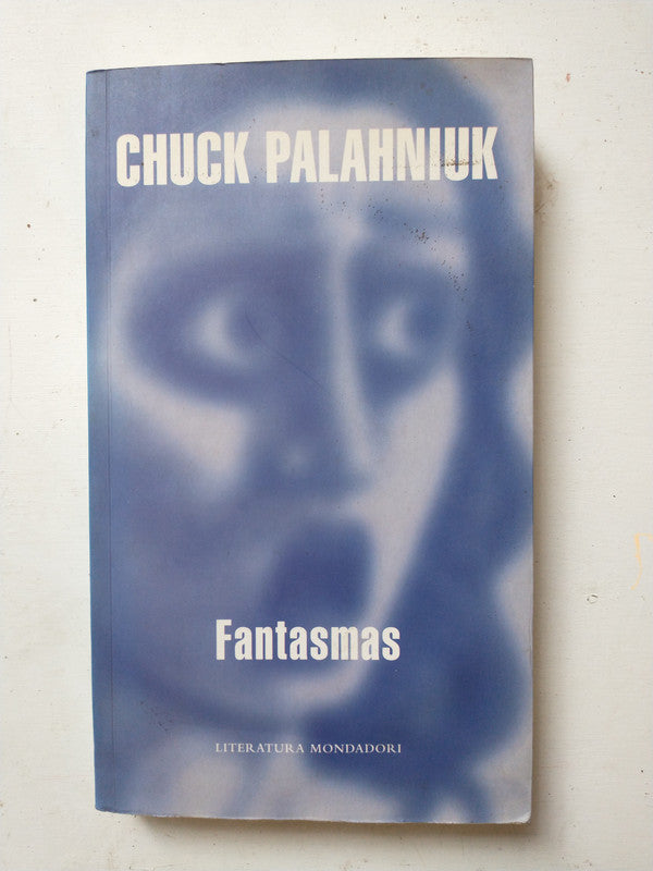 Libro usado en venta: Fantasmas de Chuck Palahniuk; editorial Mondadori impreso en 2006 realizamos envios a todo el mundo.1