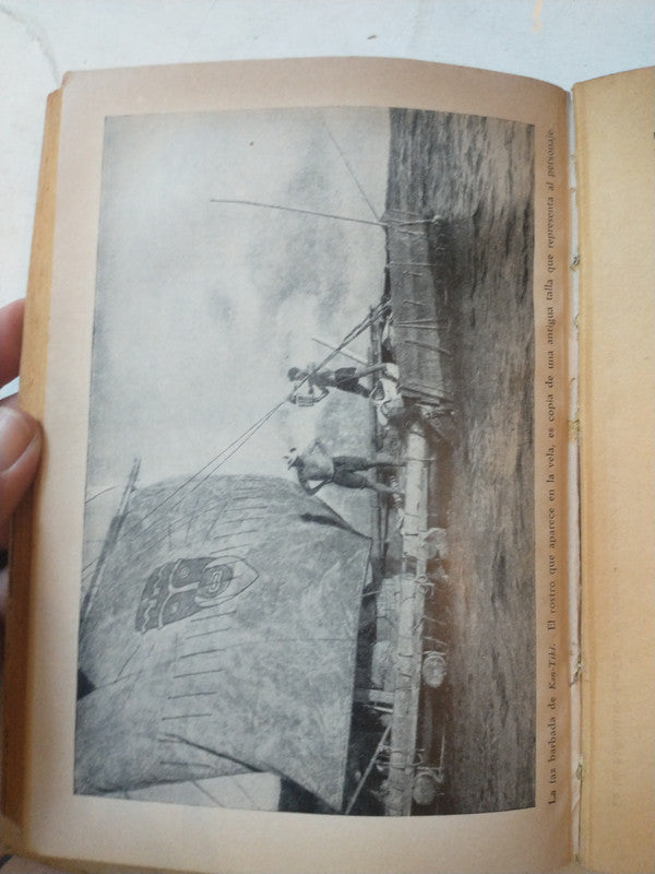 Libro usado en venta: Kon-Tiki, A traves del Pacifico en una balsa (Tapa roja) de Thor Heyerdahl; editorial Selectas impreso en 1960.2