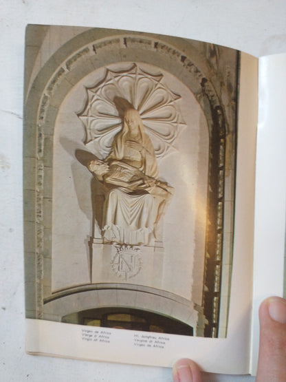 Libro usado en venta: Santa Cruz del Valle de los caidos; editorial Patrimonio Nacional impreso en 1977 realizamos envios a todo el mundo.3