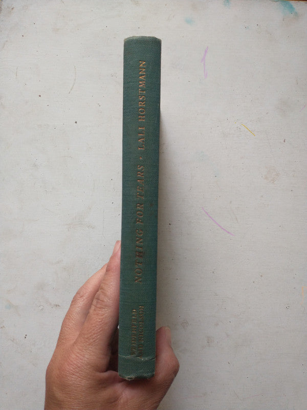 Libro usado en venta: Nothing for tears de Lali Horstmann; editorial Weidenfeld and Nicolson impreso en _ realizamos envios a todo el mundo.2
