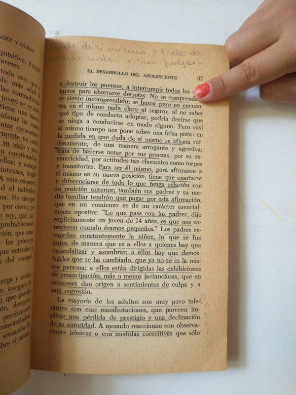 Libro usado en venta: El desarrollo del adolescente de A. Freud - Piaget y otros; editorial Paidos impreso en 1977 realizamos envios a todo el mundo.2