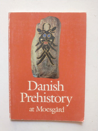 Libro usado en venta: Danish Prehistory at Moesgard; editorial Moesgard impreso en 1988 realizamos envios a todo el mundo.1