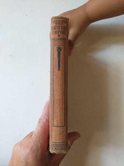 Libro usado en venta: The foundation & growth of the British Empire de James A Williamson; editorial Macmillan impreso en 1934 envios a todo el mundo.3