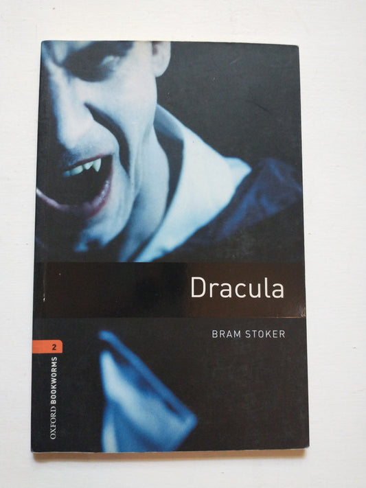 Libro usado en venta: Dracula - Stage 2 de Bram Stoker; editorial Oxford University Press impreso en 2008 realizamos envios a todo el mundo.1