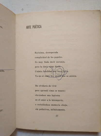 Libro usado en venta: Hecho a mano de Maria Elena Walsh; editorial Luis Fariña impreso en 1965 realizamos envios a todo el mundo.3