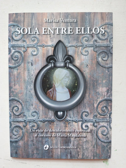 Libro usado en venta: Sola entre ellos de Maria Ventura; editorial De los cuatro vientos impreso en 2019 realizamos envios a todo el mundo.1