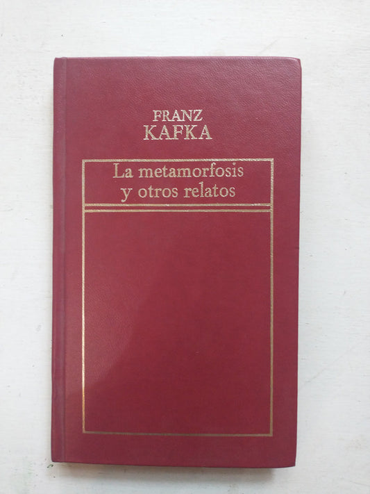 Libro usado en venta: La metamorfosis y otros relatos de Franz Kafka; editorial Hyspamerica impreso en 1983 realizamos envios a todo el mundo.1